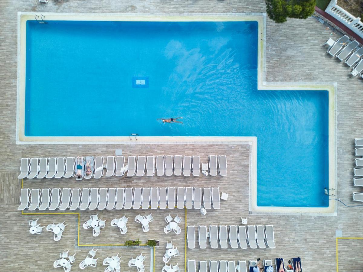 Hotel Cala Martina Es Canar  Bagian luar foto